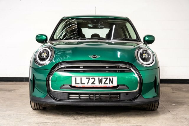 Mini Hatch 2022 1.5 Cooper Classic Hatchback Stept LL72WZN Green #2