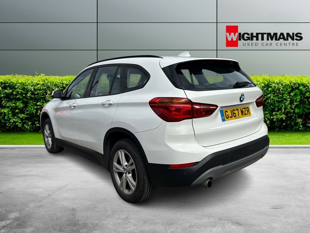 BMW X1 Suv 2.0 X1 Sdrive18d Se 2017 GJ67WZR White #5