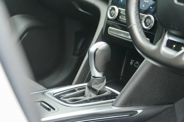 Renault Megane E-Tech Iconic E-tech White #52