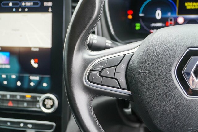 Renault Megane E-Tech Iconic E-tech White #54