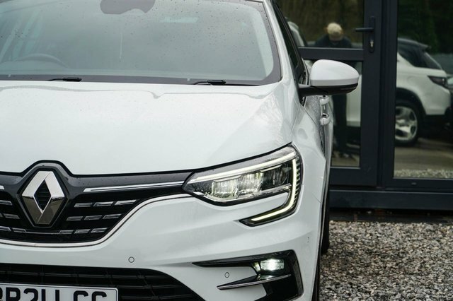 Renault Megane E-Tech Iconic E-tech White #28