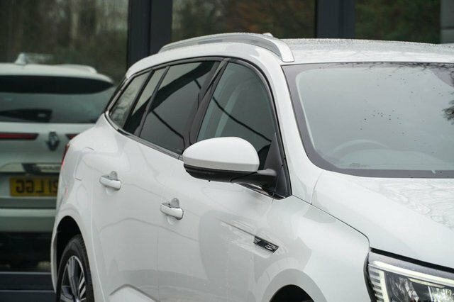 Renault Megane E-Tech Iconic E-tech White #11