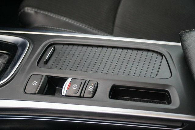 Renault Megane E-Tech Iconic E-tech White #25