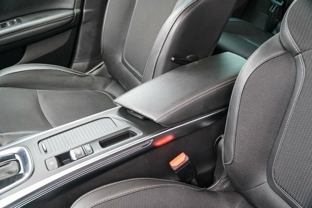 Renault Megane E-Tech Iconic E-tech White #23