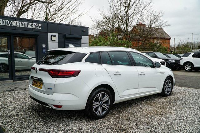 Renault Megane E-Tech Iconic E-tech White #6