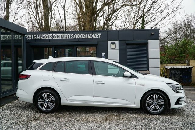 Renault Megane E-Tech Iconic E-tech White #3