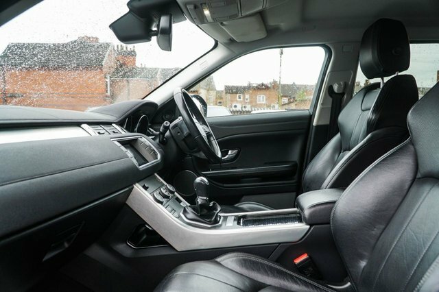 Land Rover Range Rover Evoque 2017 2.0 Ed4 Se Tech Suv Fwd Eur SJ17GOX Black #4