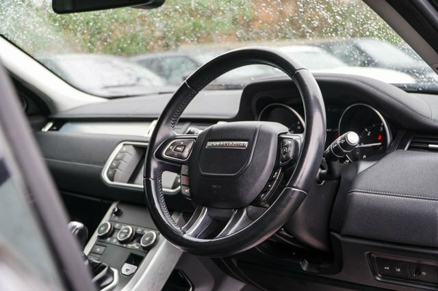 Land Rover Range Rover Evoque 2017 2.0 Ed4 Se Tech Suv Fwd Eur SJ17GOX Black #2