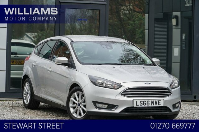 Ford Focus 2016 1.0T Ecoboost Titanium Hatchback M Silver