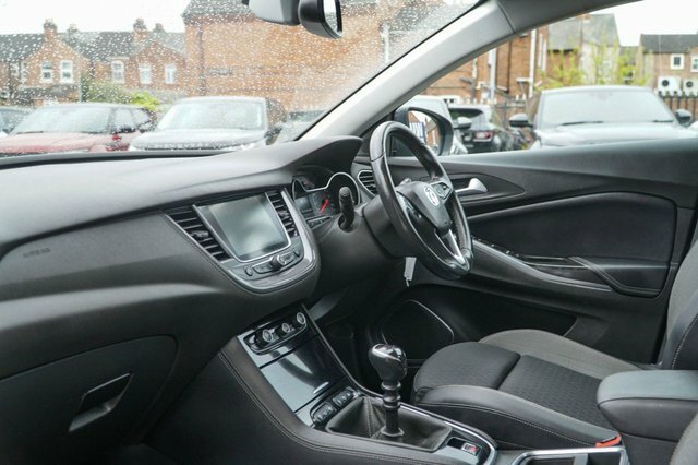 Vauxhall Grandland X 2019 1.2 Turbo Gpf Tech Line Nav Suv Ma SM19UCL Purple #4