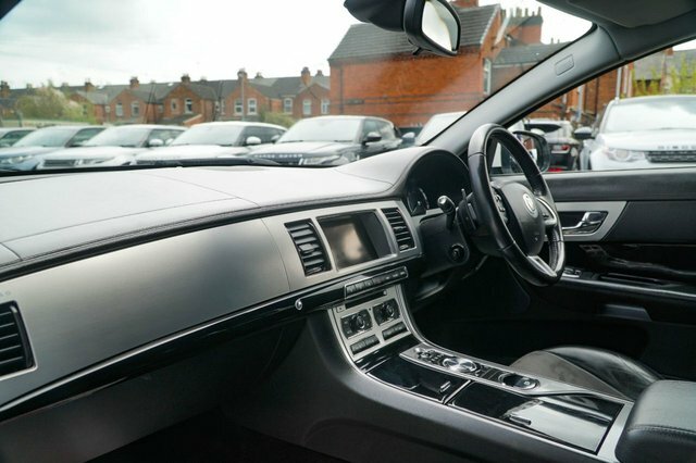 Jaguar XF 2013 2.2D Sport Sportbrake Euro 5 YX13NYT White #4