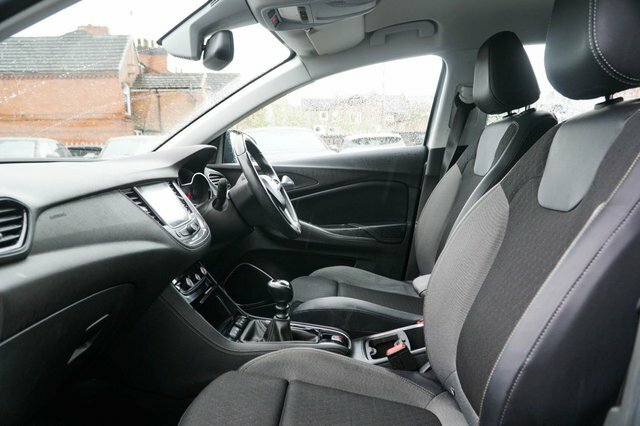 Vauxhall Grandland X 2019 1.2 Turbo Gpf Sport Nav Suv Grey #4