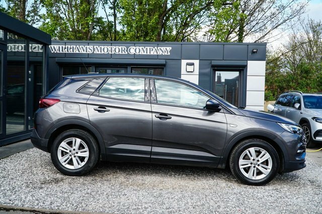Vauxhall Grandland X 2018 1.6 Turbo D Blueinjection Se Suv M DY68PHN Grey #3