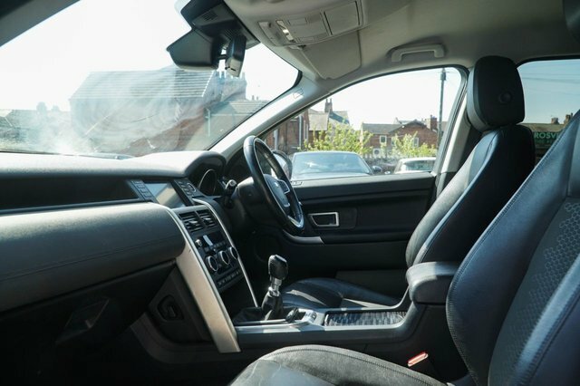 Land Rover Discovery Sport 2017 2.0 Td4 Se Tech Suv 4Wd Eur CE67CHJ Black #4