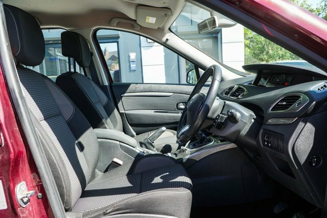 Renault Scenic XMOD 2015 1.6 Vvt Dynamique Tomtom Mpv Manua Red