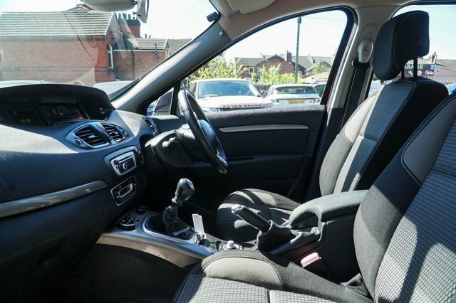 Renault Scenic XMOD 2015 1.6 Vvt Dynamique Tomtom Mpv Manua FD15ULY Red #3