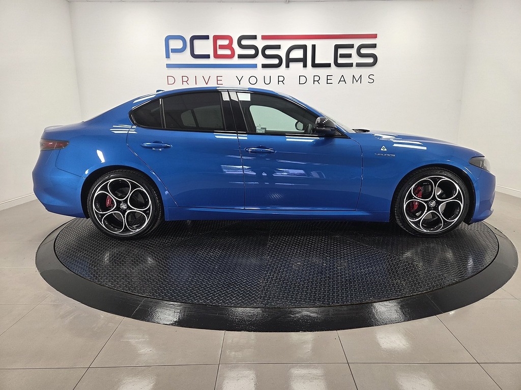 Alfa Romeo Giulia 2.0T Veloce Saloon Euro 6 Ss 2 S21GDP Blue #6