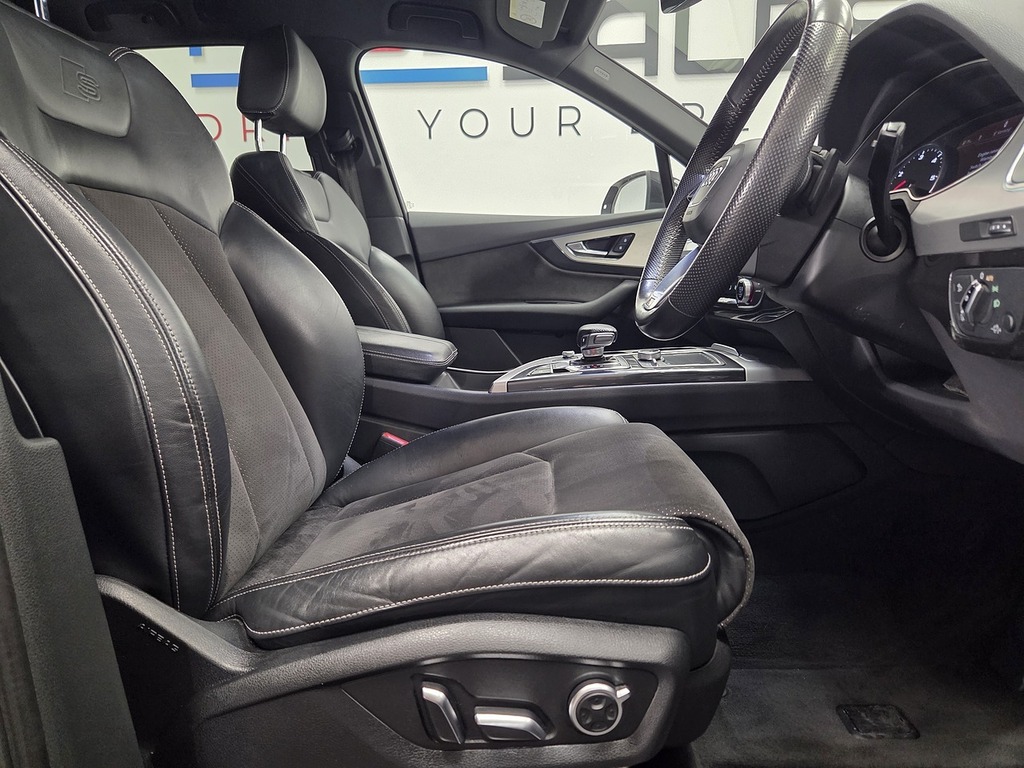 Audi Q7 Tdi V6 S Line Suv 3.0 YA66WSZ Black #3