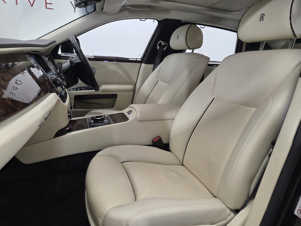 Rolls-Royce Ghost 6.6 V12 Saloon Euro 6 Ewb 563 Bhp  #6