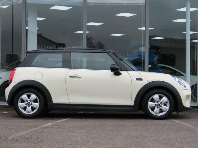 Mini Hatch 2019 1.5 Cooper Classic Hatchback Manua LK19LHG White #4