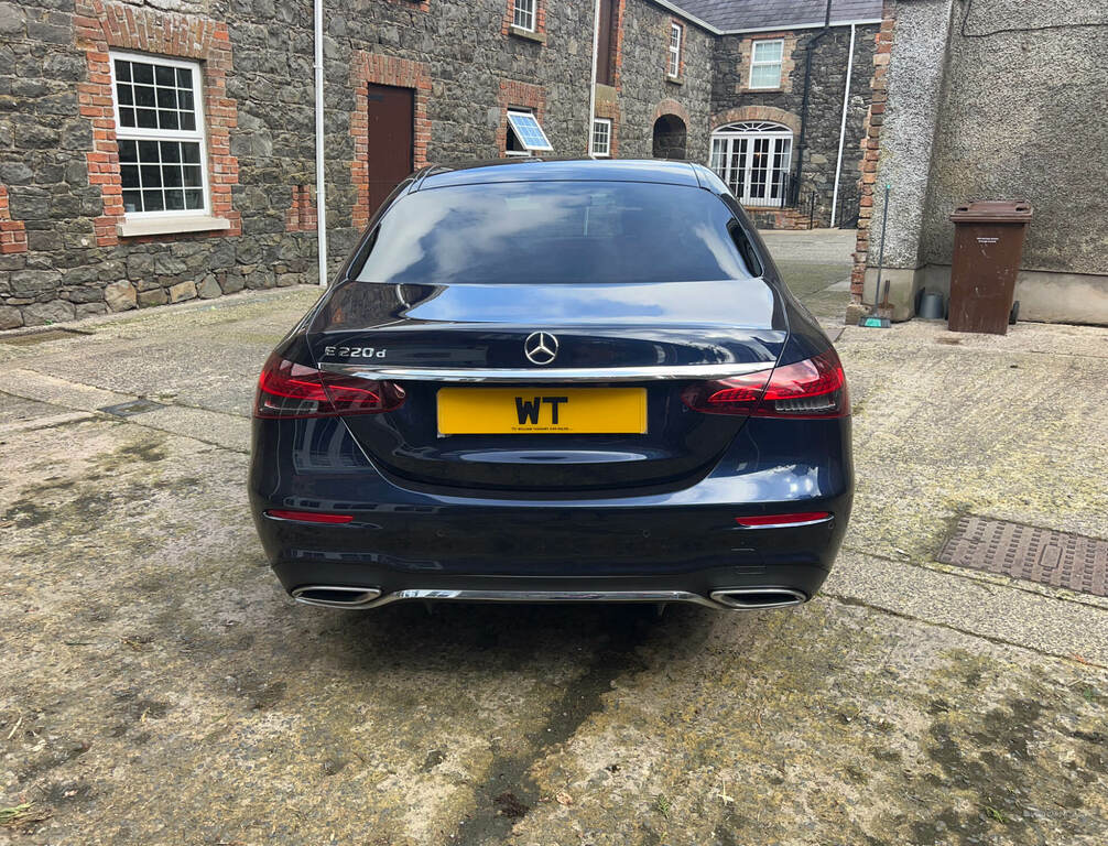 Mercedes-Benz E Class E220d 200 Amg Line Premium 9G-tronic KW72FOH Blue #3