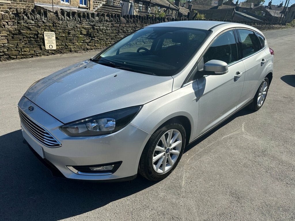 Ford Focus 1L Titanium MT18BKY Silver #4