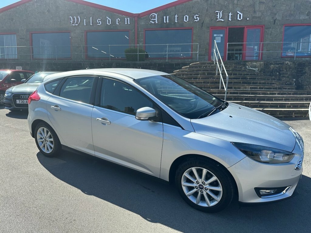 Ford Focus 1L Titanium Silver