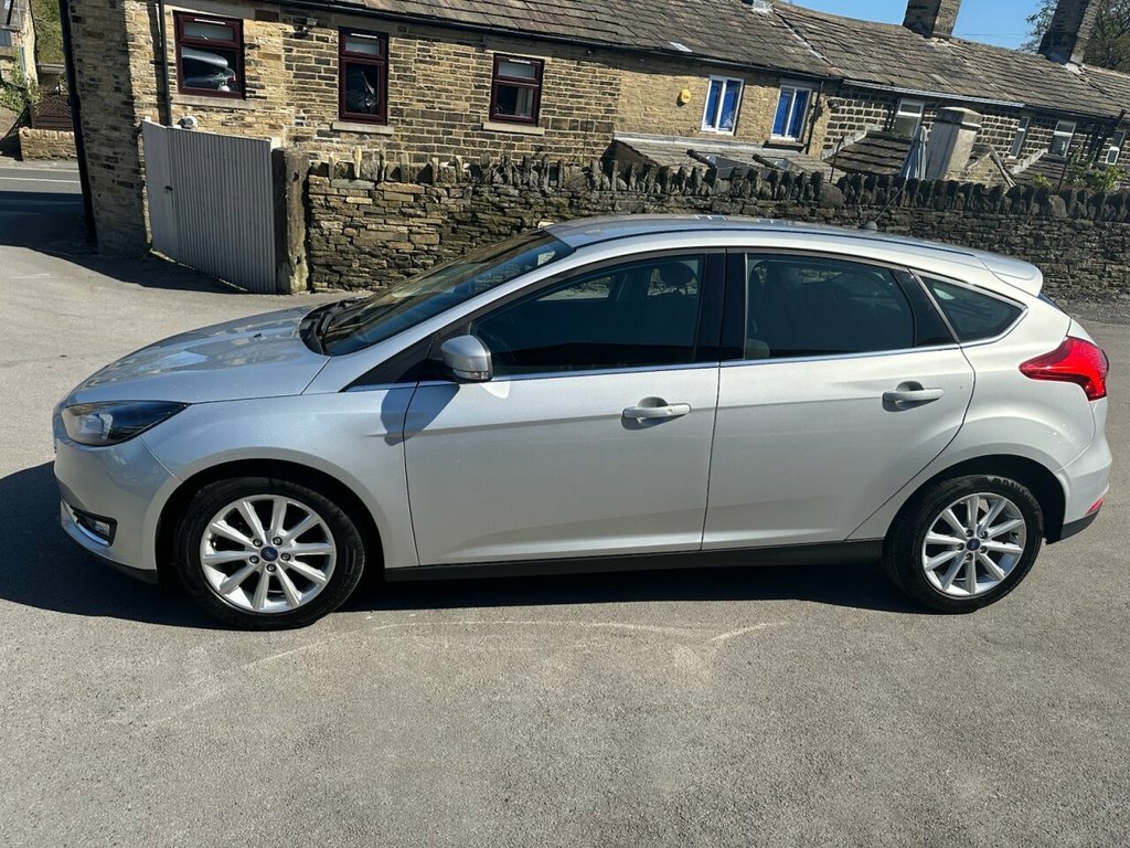 Ford Focus 1L Titanium MT18BKY Silver #5