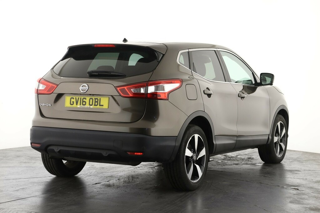 Nissan Qashqai 1.2 Dig-t N-connecta Xtronic Brown #3