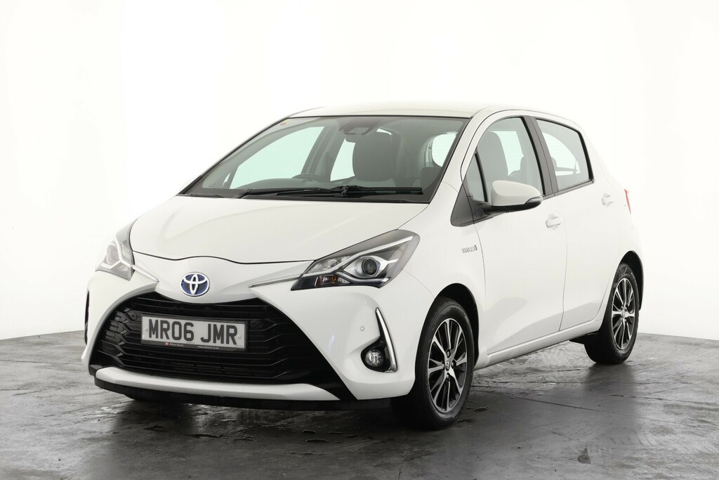 Toyota Yaris 1.5 Hybrid Icon Tech Cvt MR06JMR White #6