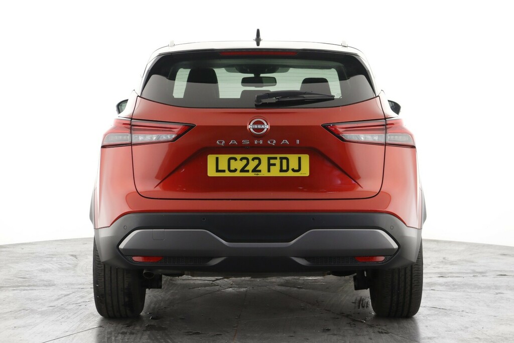 Nissan Qashqai 1.3 Dig-t Mh Tekna Red #2