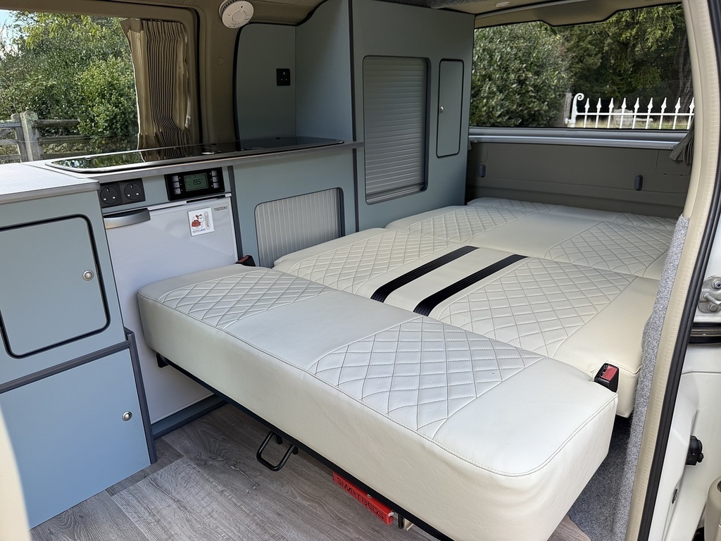 Nissan Elgrand   #13