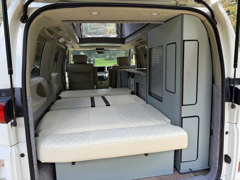 Nissan Elgrand   #18