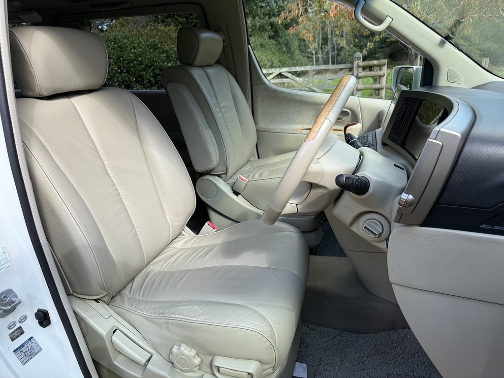 Nissan Elgrand   #31