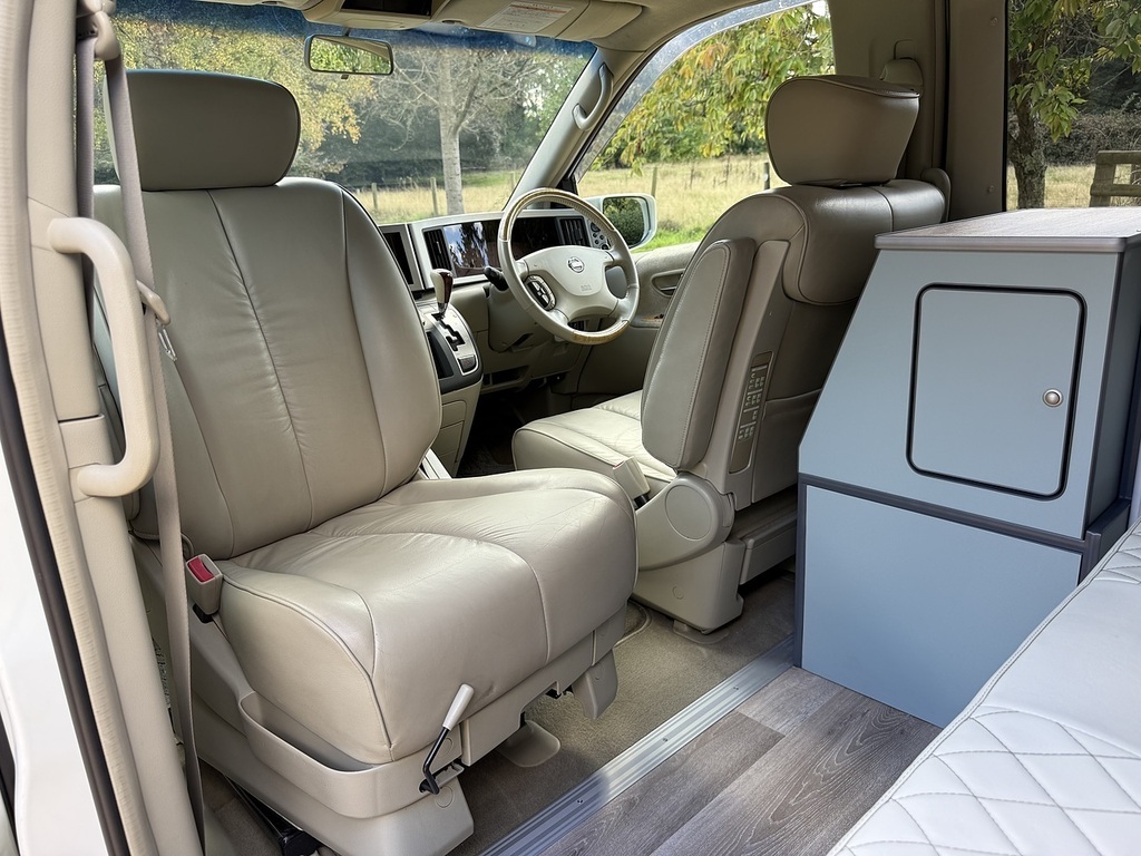 Nissan Elgrand   #25