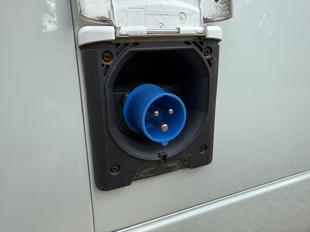 Nissan Elgrand   #27