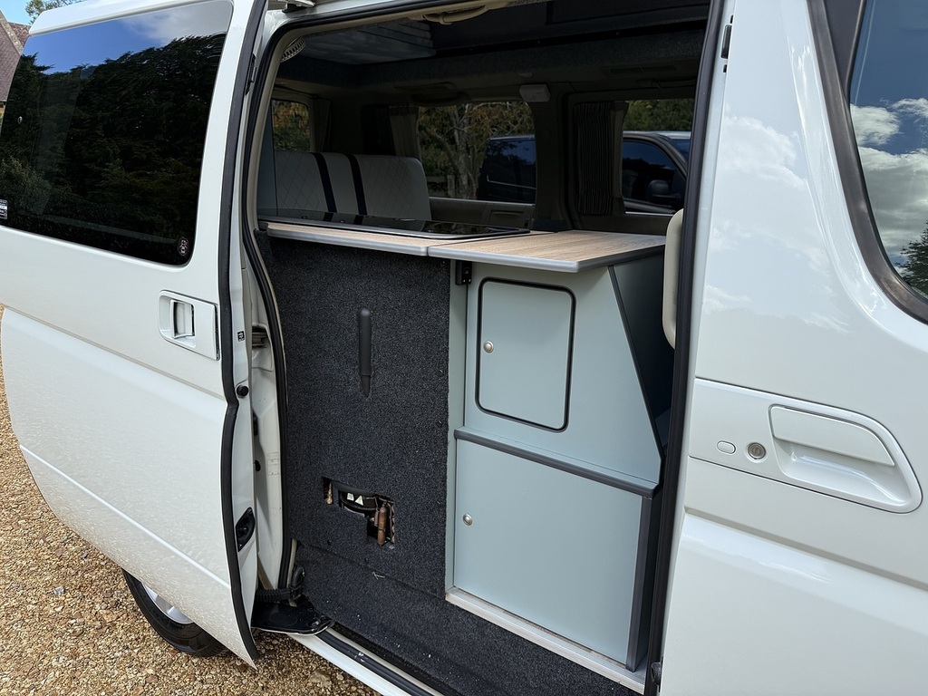 Nissan Elgrand   #28