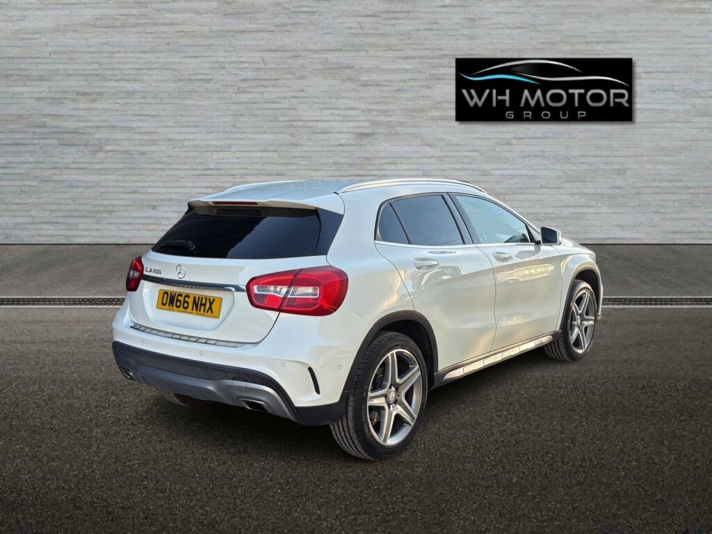 Mercedes-Benz GLA Class Amg Line Executive #5