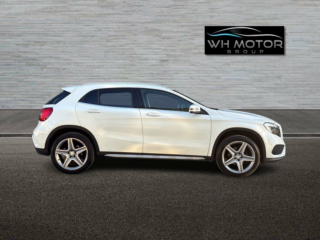 Mercedes-Benz GLA Class Amg Line Executive #4