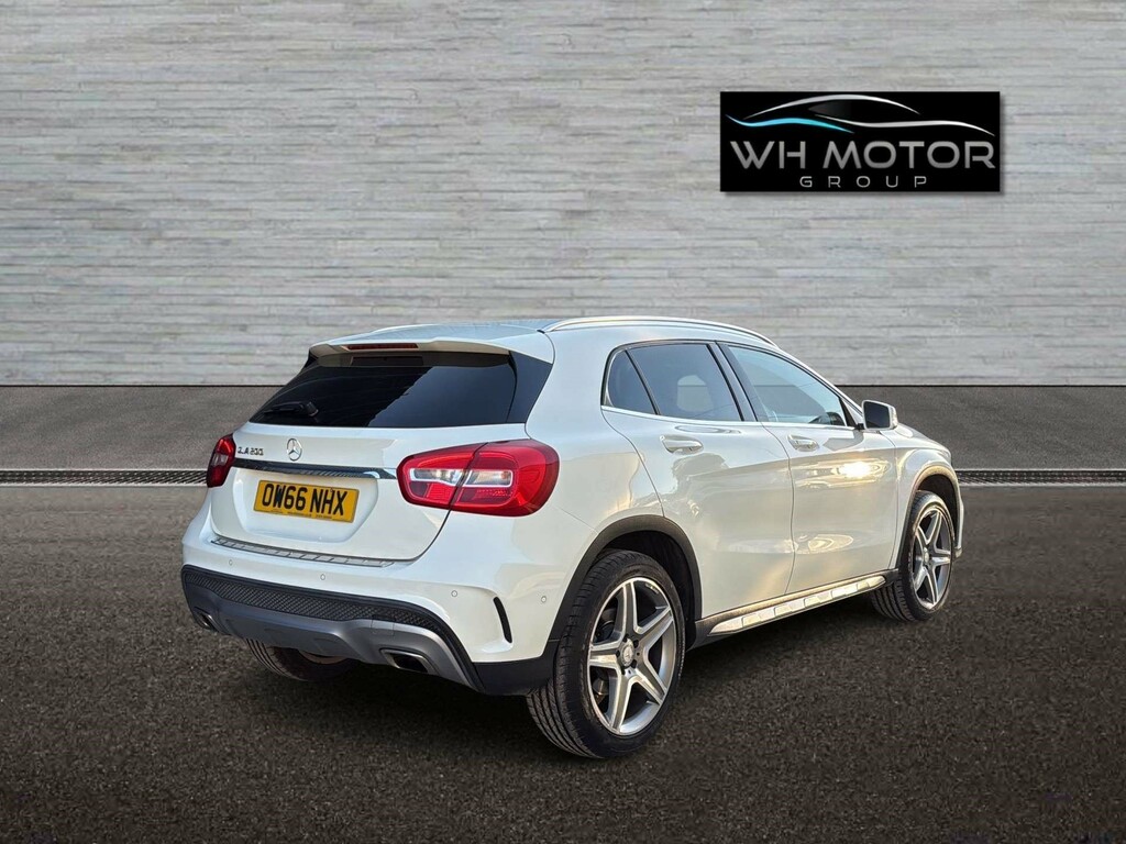 Mercedes-Benz GLA Class Amg Line Executive #6