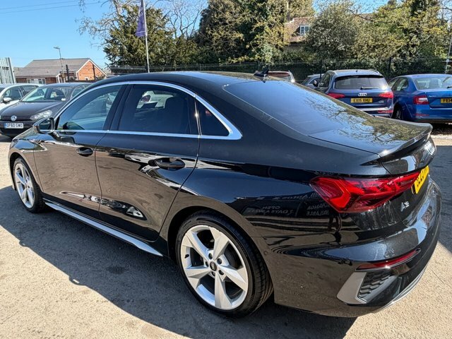 Audi A3 Tfsi 35 S Line SE23VMR Black #4