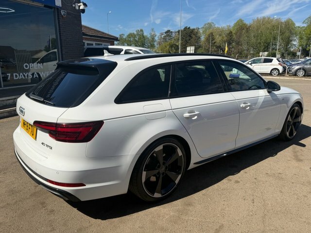 Audi A4 Avant Tfsi 40 Black Edition RF19FTU White #5