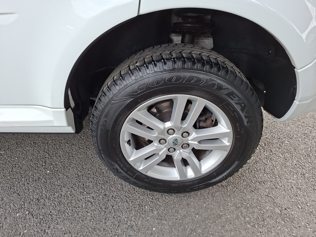Land Rover Freelander 2 .2 Sd4 Xs White #4