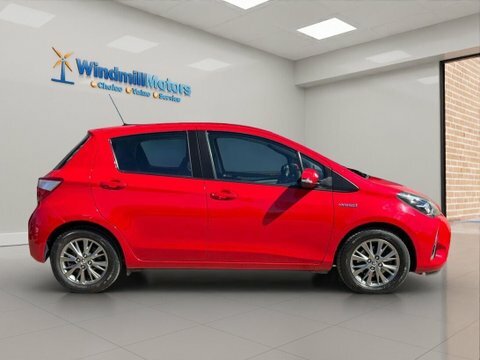 Toyota Yaris 1.5 Vvt-h Icon LM68YSE Red #3