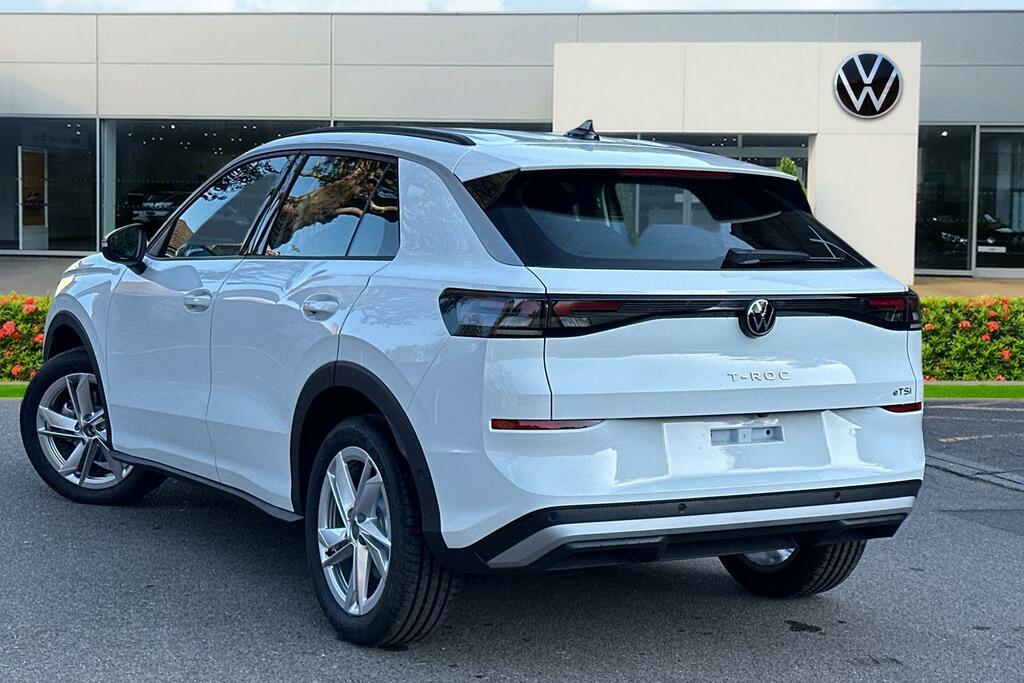 Volkswagen T-Roc New T-roc Life 1.5 Etsi 150 Ps 7-Speed Dsg White #3
