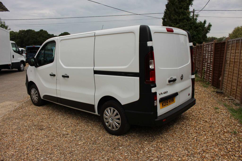 Vauxhall Vivaro 1.6 L1h1 Van 2700 Cdti 120 Bhp Swb With Fsh White