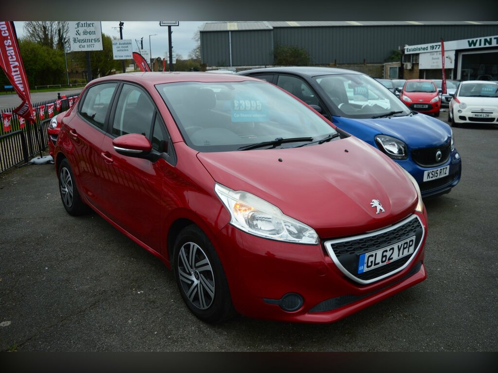 Peugeot 208 1.2 Vti Access Hatchback Euro 5 GL62YPP Red
