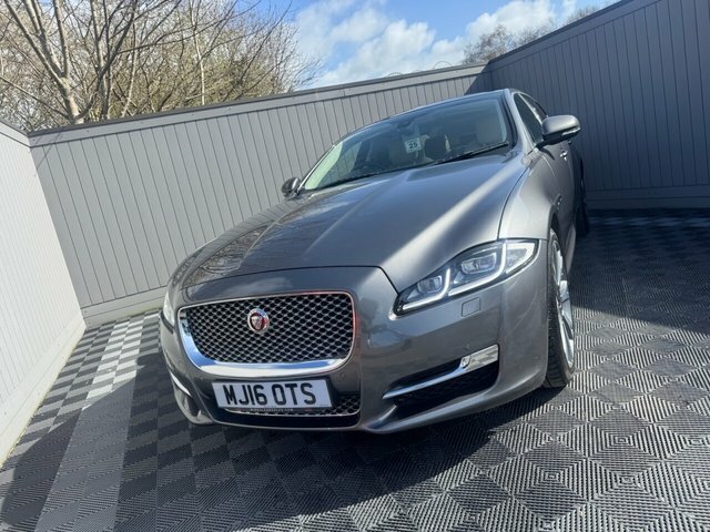Jaguar XJ 3.0D V6 Portfolio Saloon Euro 6 S Grey #5