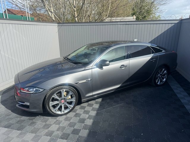 Jaguar XJ 3.0D V6 Portfolio Saloon Euro 6 S Grey #3