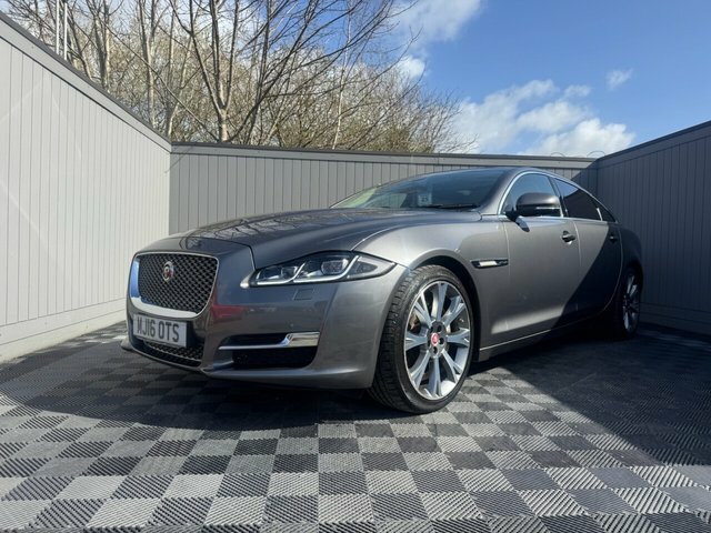 Jaguar XJ 3.0D V6 Portfolio Saloon Euro 6 S Grey #2